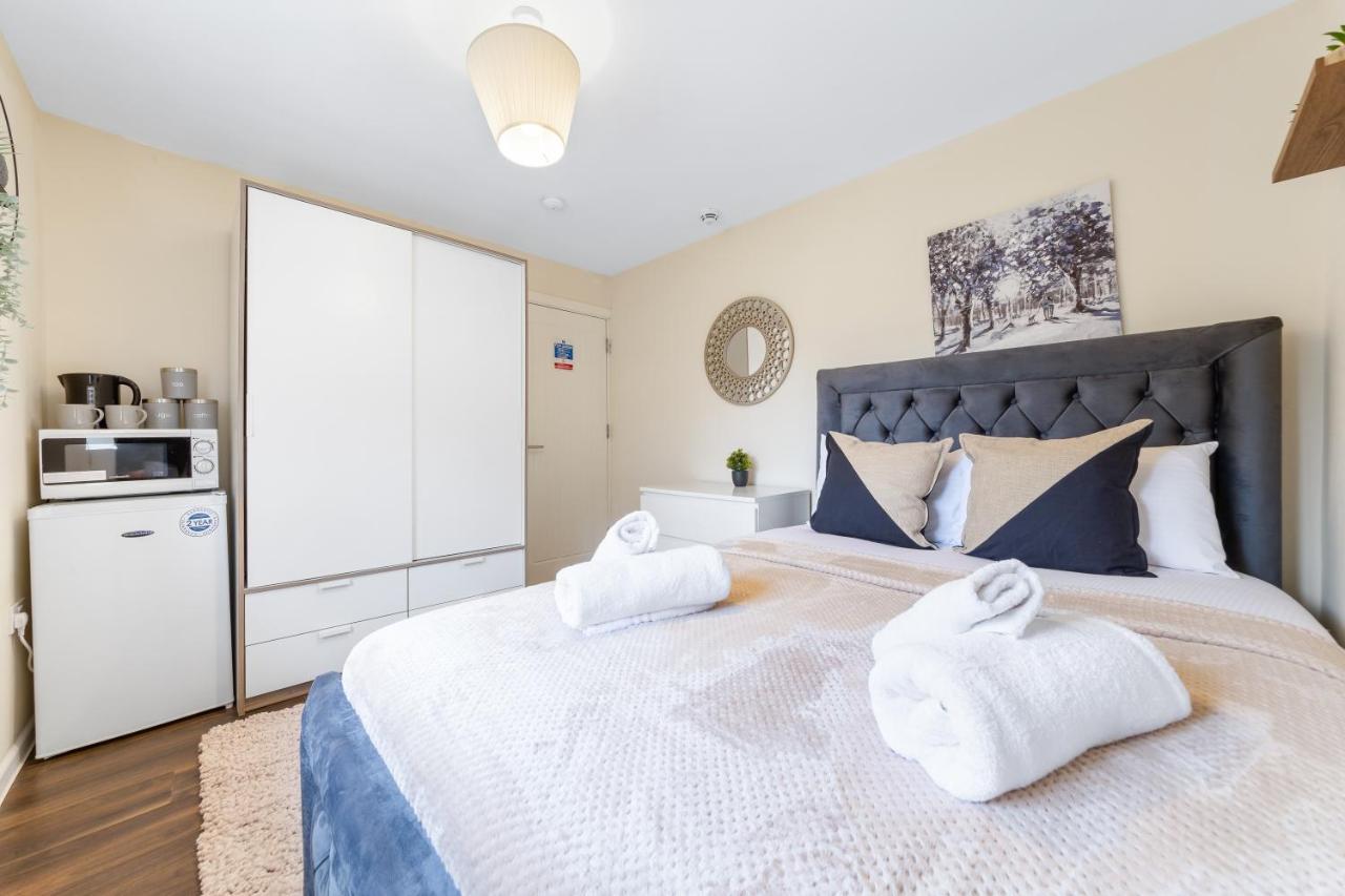 Twickenham Homes Айлворт Экстерьер фото