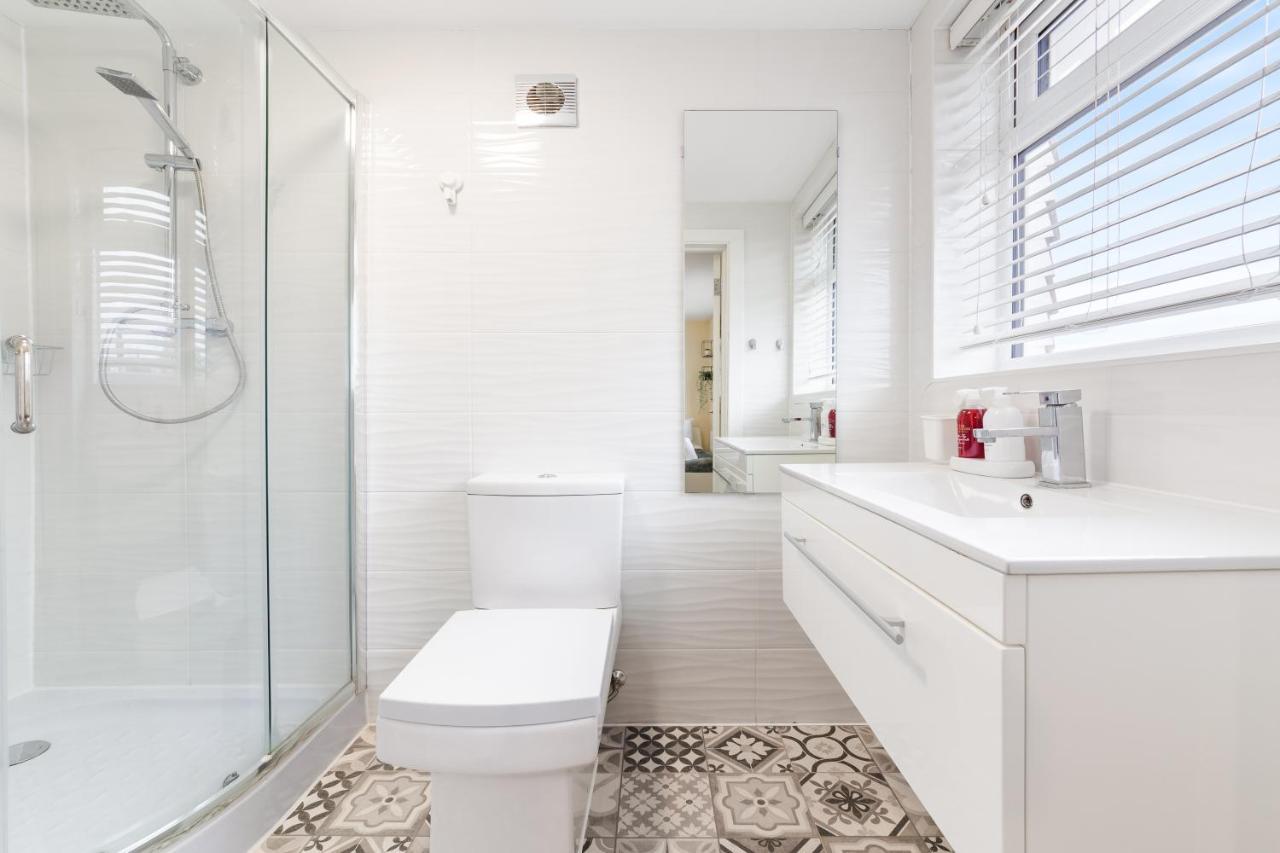 Twickenham Homes Айлворт Экстерьер фото