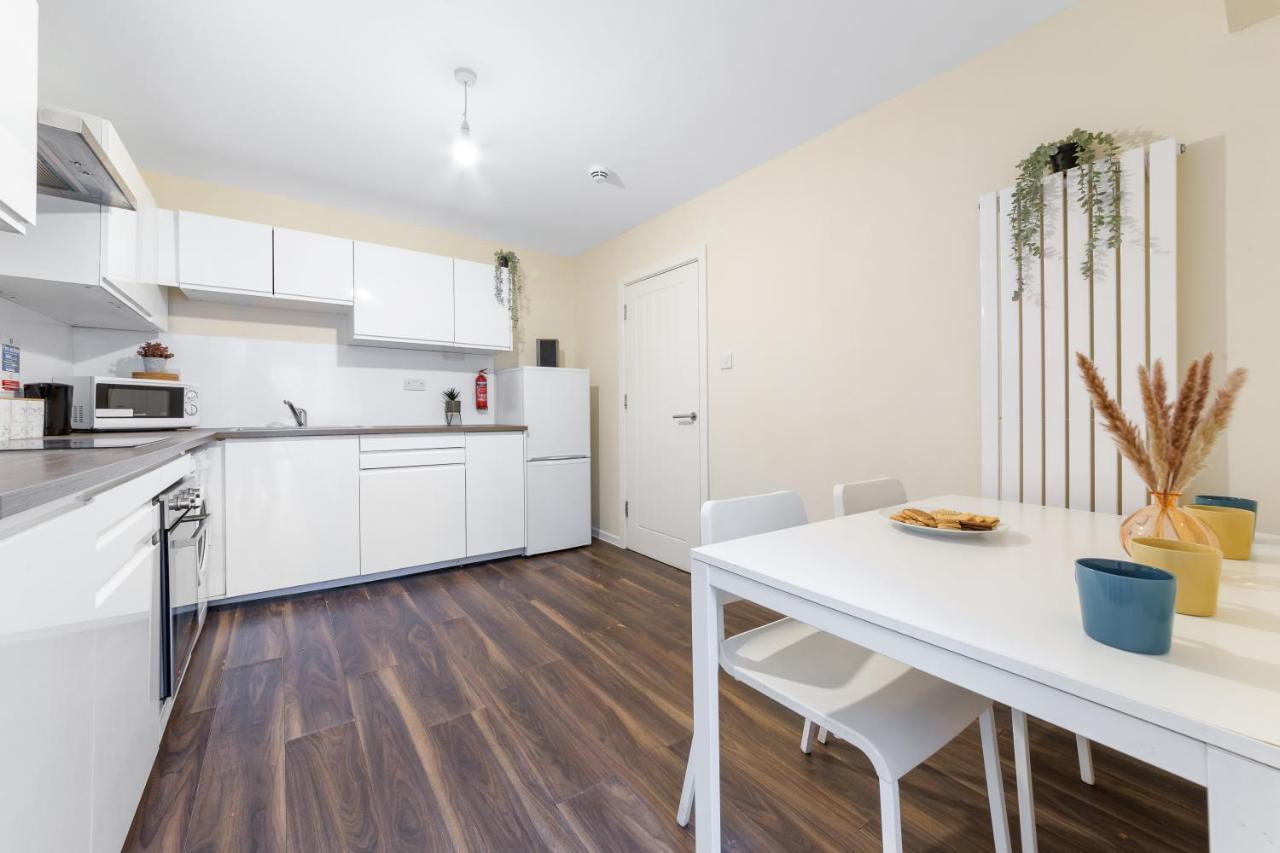 Twickenham Homes Айлворт Экстерьер фото