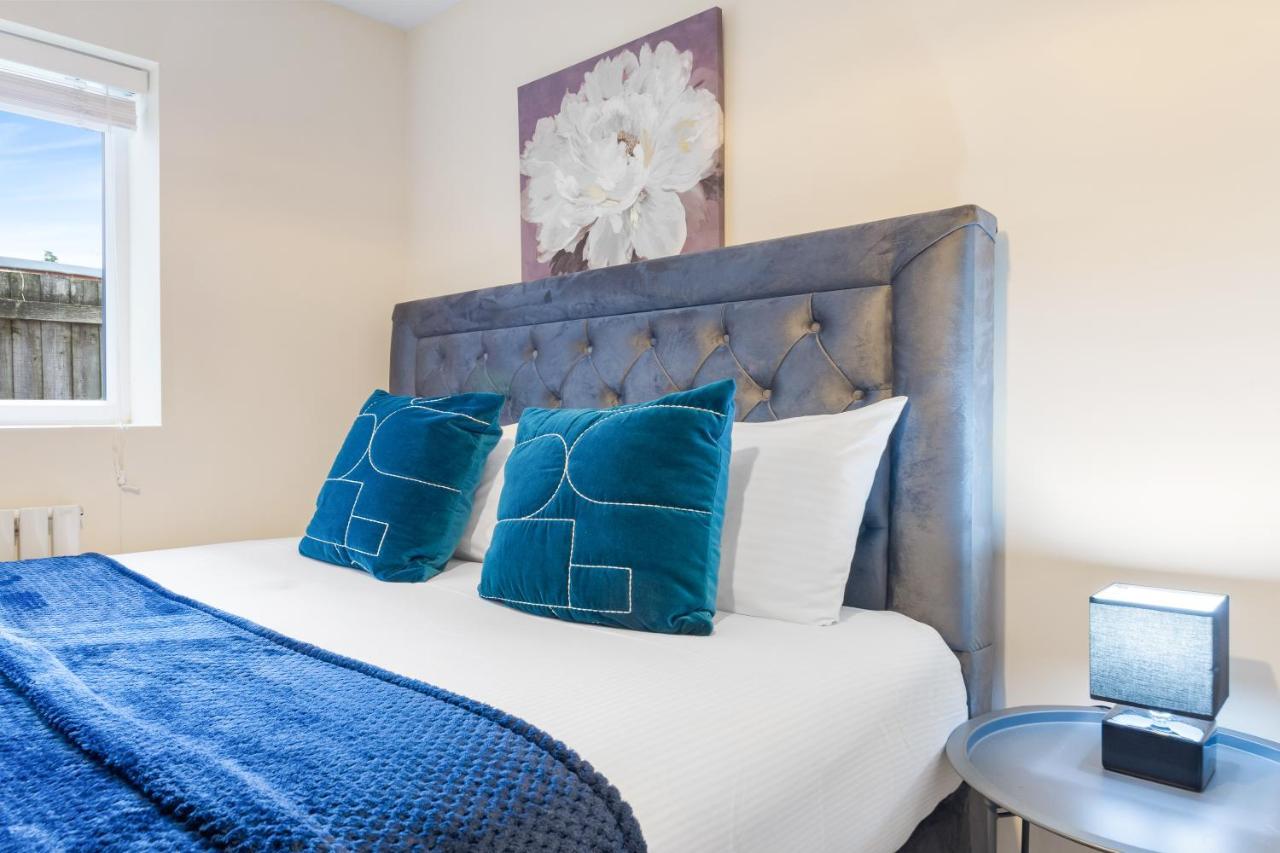 Twickenham Homes Айлворт Экстерьер фото