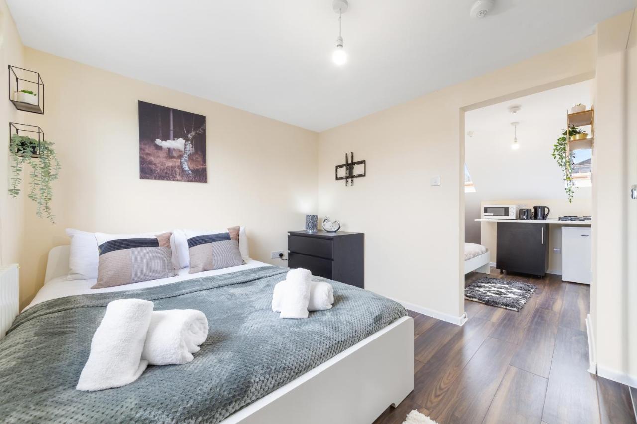 Twickenham Homes Айлворт Экстерьер фото