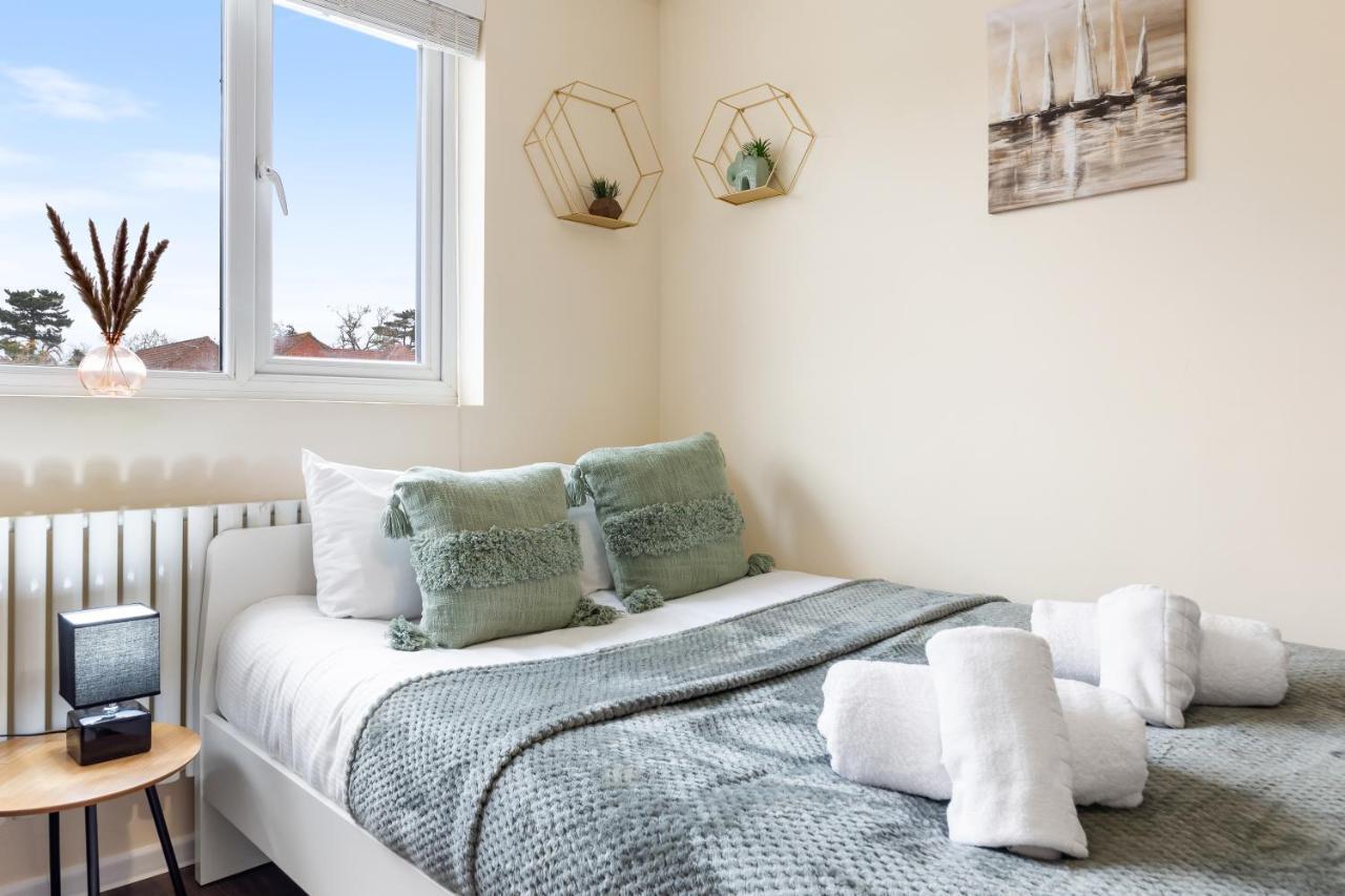 Twickenham Homes Айлворт Экстерьер фото