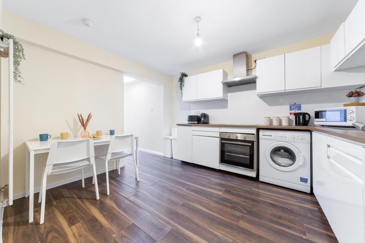 Twickenham Homes Айлворт Экстерьер фото