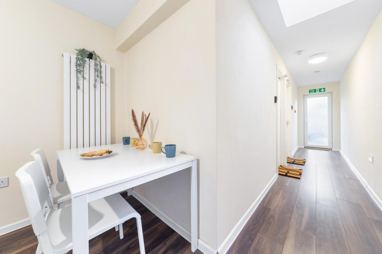 Twickenham Homes Айлворт Экстерьер фото