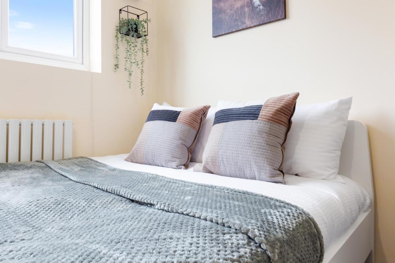 Twickenham Homes Айлворт Экстерьер фото