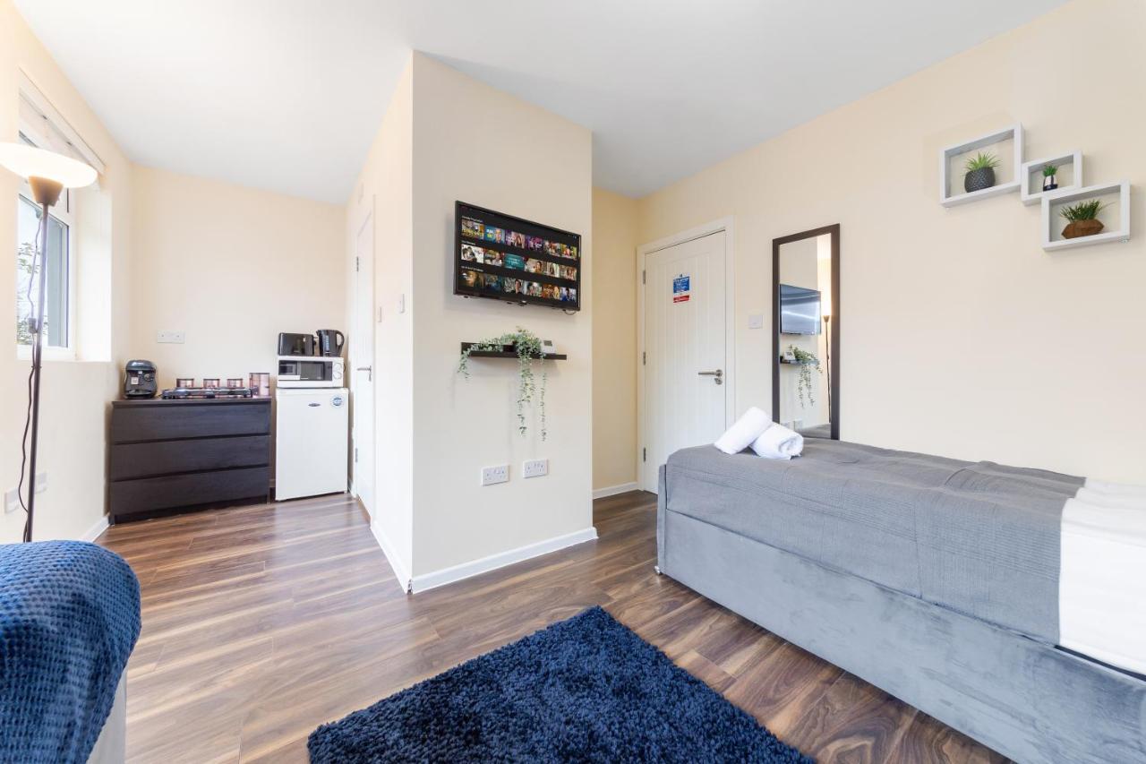 Twickenham Homes Айлворт Экстерьер фото