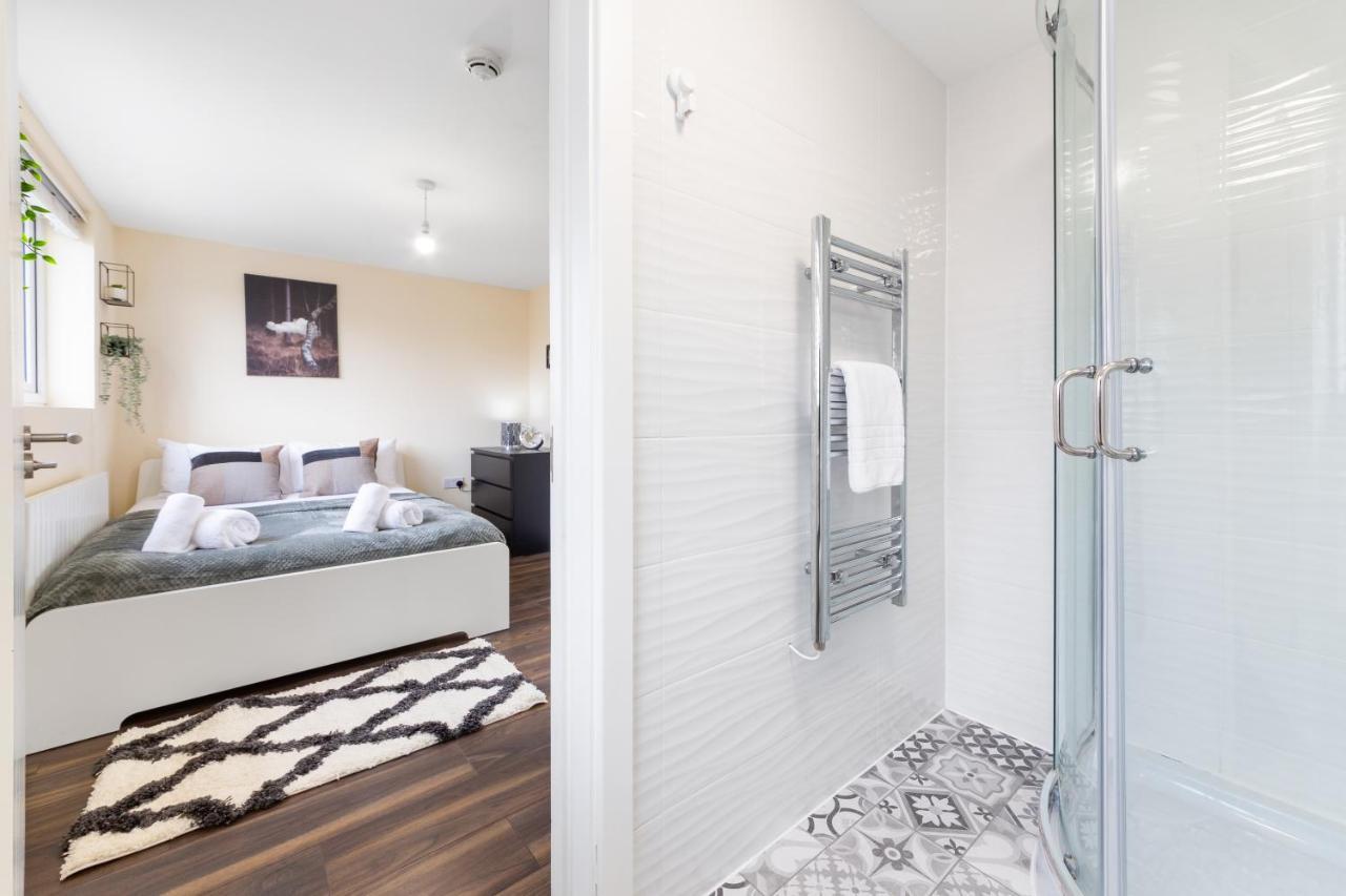 Twickenham Homes Айлворт Экстерьер фото